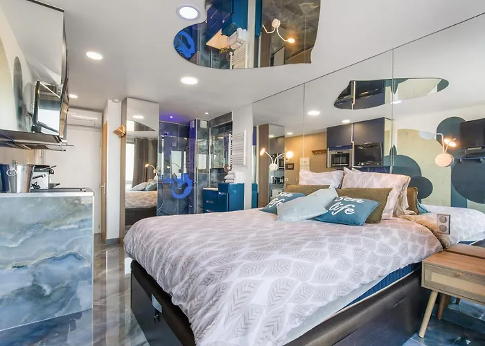 Sea Life Héliopolis Aan Zee In Het Naturistendorp Cap Dagde *